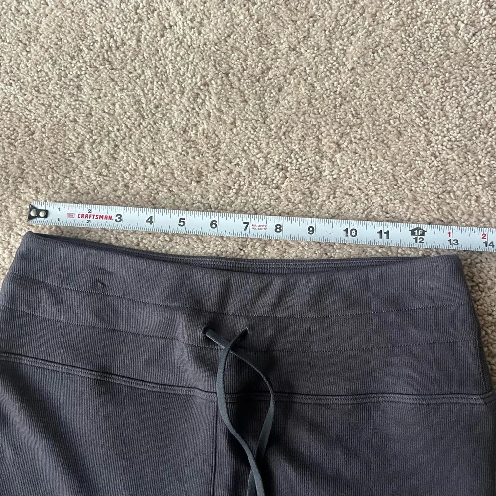 Grey Fabletics drawstring leggings - Picture 5 of 8